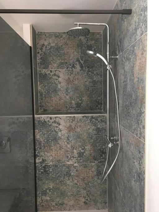Chambre avec petit-déjeuner en Provence Luberon La Tour-dʼAigues Esterno foto