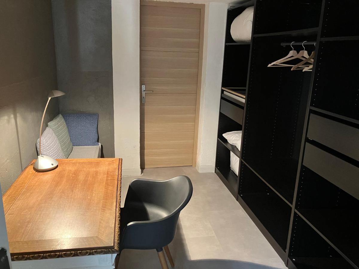 Chambre avec petit-déjeuner en Provence Luberon La Tour-dʼAigues Esterno foto